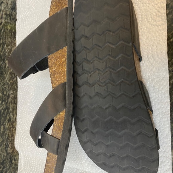 White Mountain Ladies black sandal - Picture 2 of 4